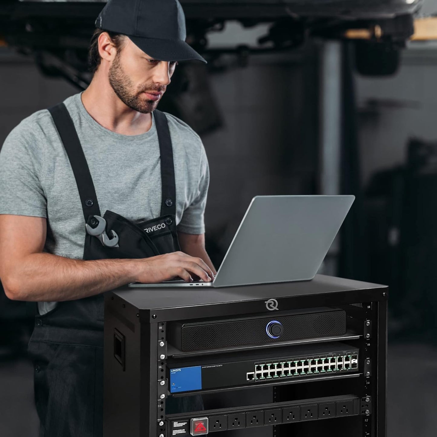 RIVECO 15U Network & Audio Rack with Feet & Wheels, Obtuse Angel Server Rack Cabinet, Rolling Studio Rack Case with Adjustable Depth Rails for 19" Stereo Recording & IT Equipment Mounting 1PCS