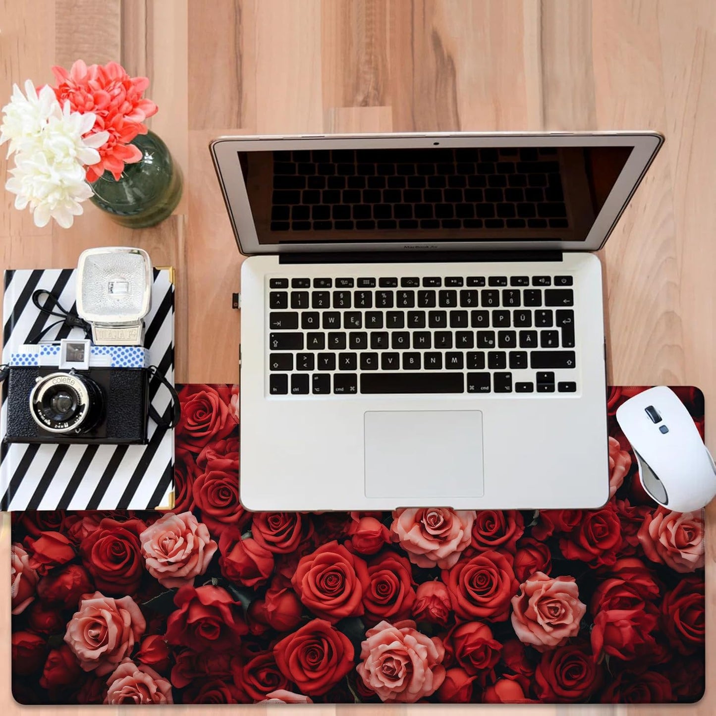 Beautiful Natural Roses Gaming Mouse Pad 3mm Thick Stitched Edge Waterproof Non-slip Large Computer Keyboard Mouse Mat,Suitable for Office Entertainment Decorative Desk Pad 35.4 x 15.7 Inches