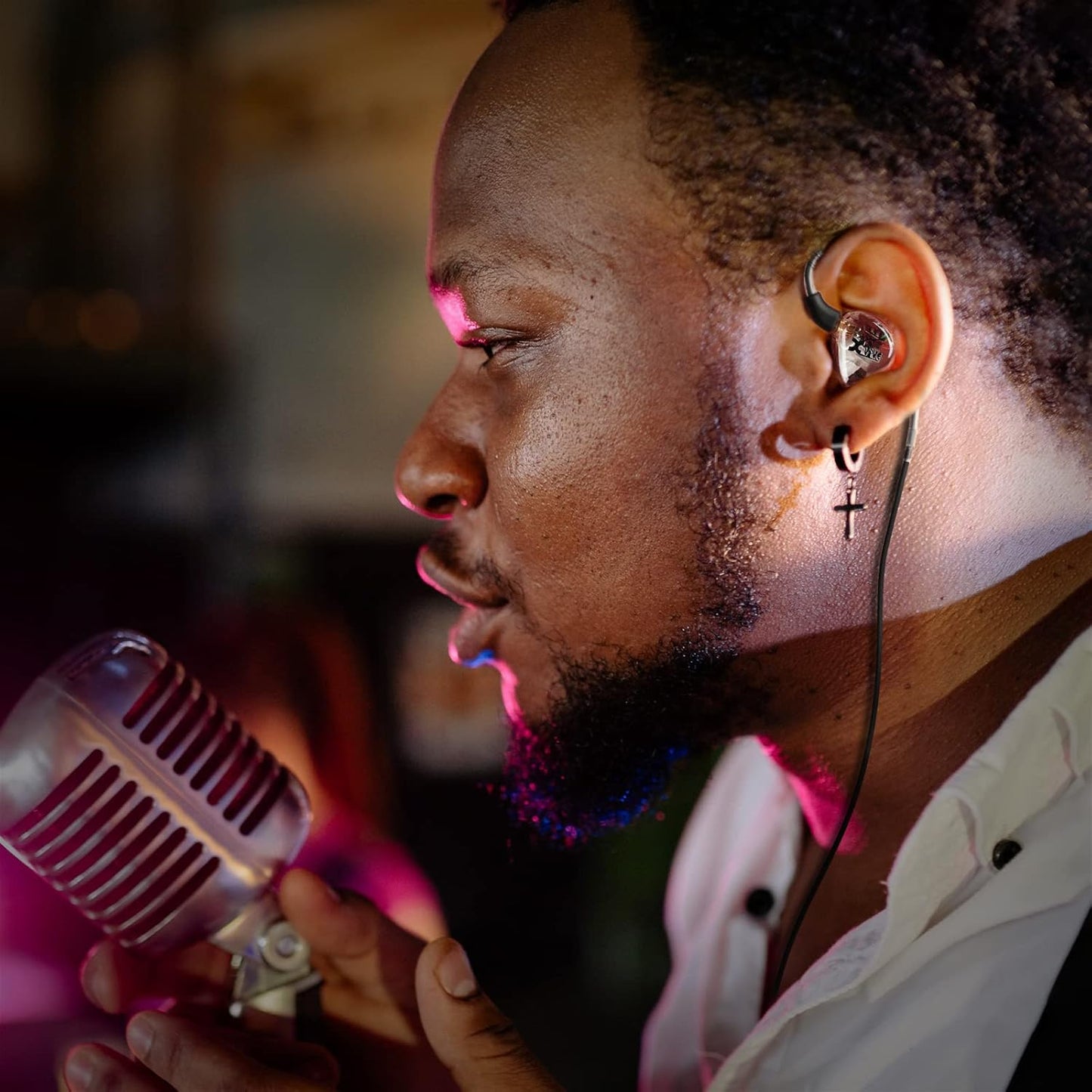 Xvive U4T9 Wireless in-Ear Monitor System, U4 in-Ear Monitor System, T9 IEM Dual Knowles BA Drivers for Studio, Band Rehearsal,Live Performance(U4T9)