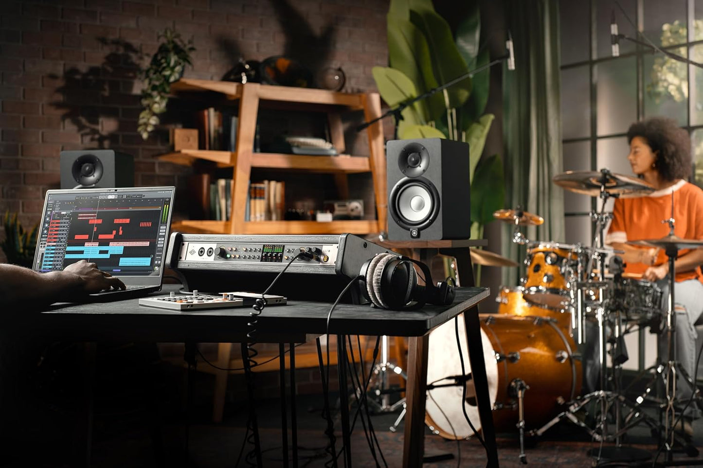 Universal Audio Volt 876 24x28 USB Audio Interface