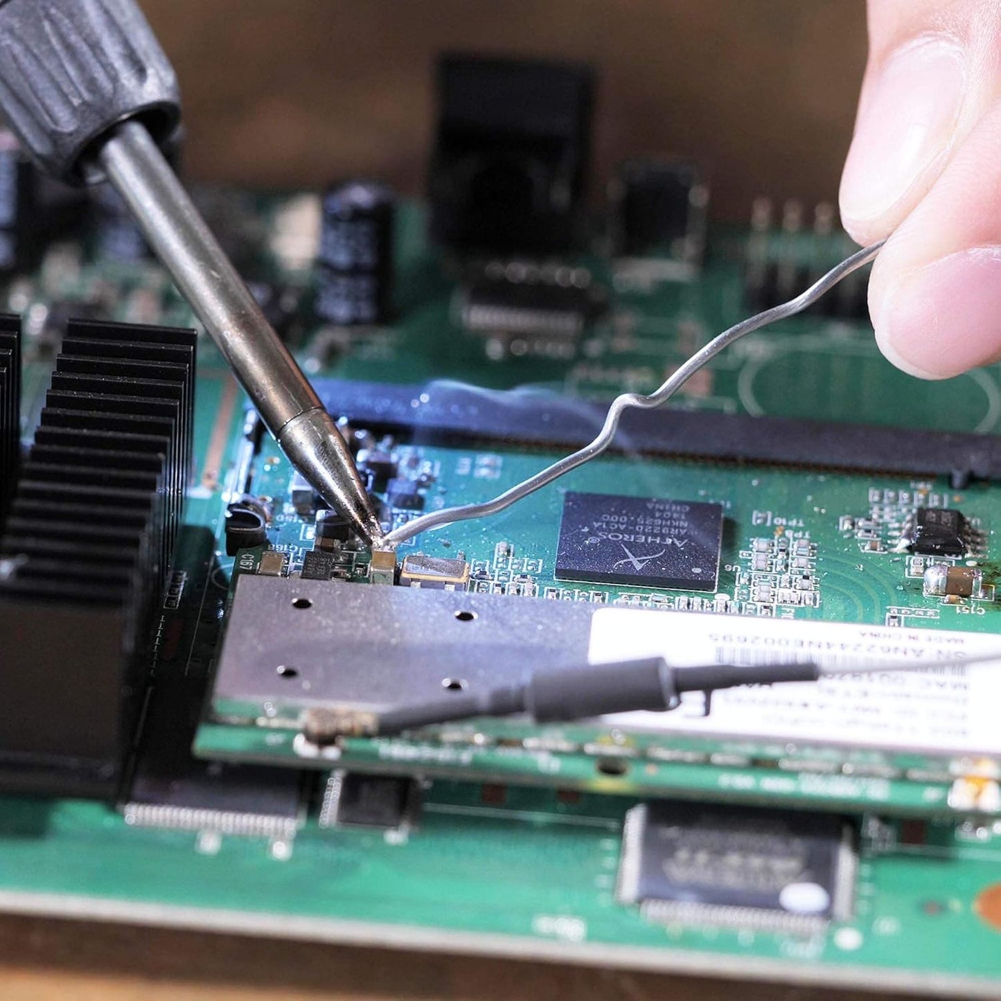 Iroda SolderPro 25LK Battery Soldering Iron Kit, Pro Grade 30W Type C USB Rechargeable Soldering Iron | 3200mAh Japanese Battery | LED Spotlight, With 3 Tips & Case