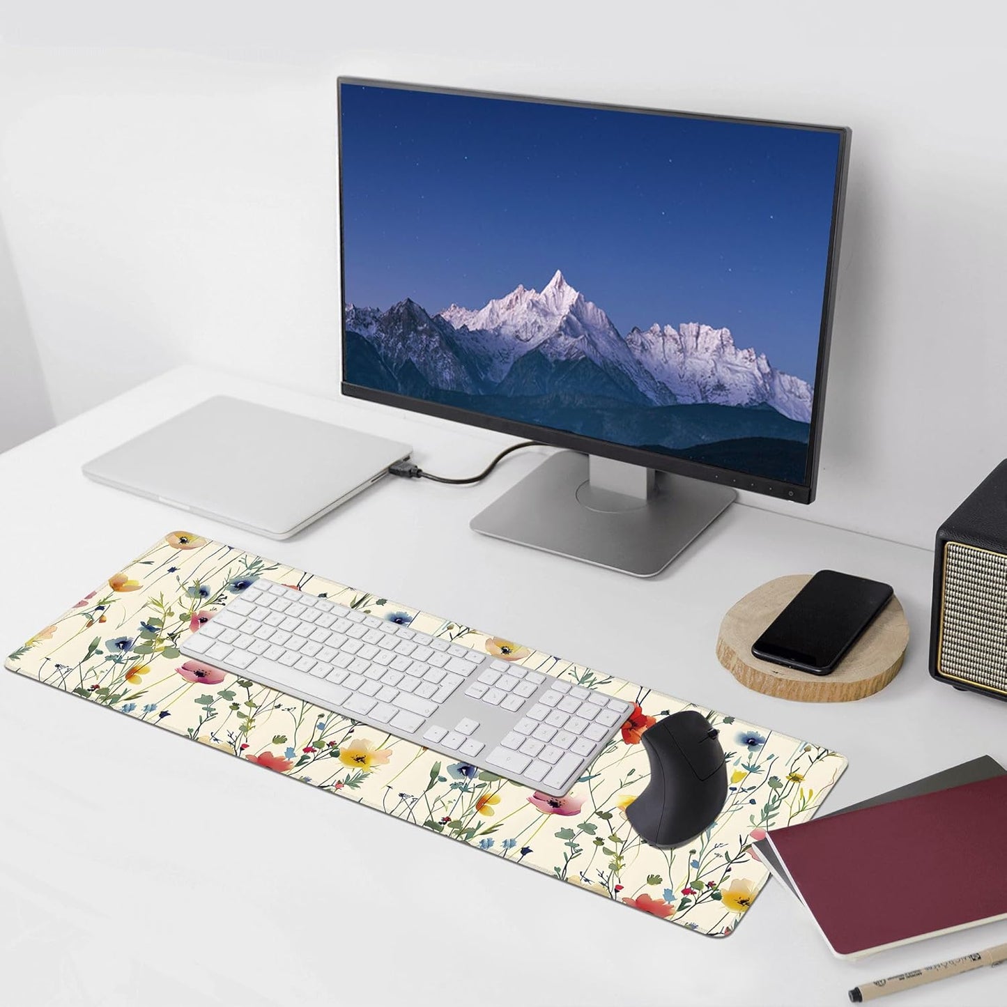 Wild Flowers Large Mouse Pad,Gaming Keyboard Desk Pad,Extended Mouse Mat Non-Slip Rubber Base with Stitched Edges for Office Game Home XL 31.5"x11.8"