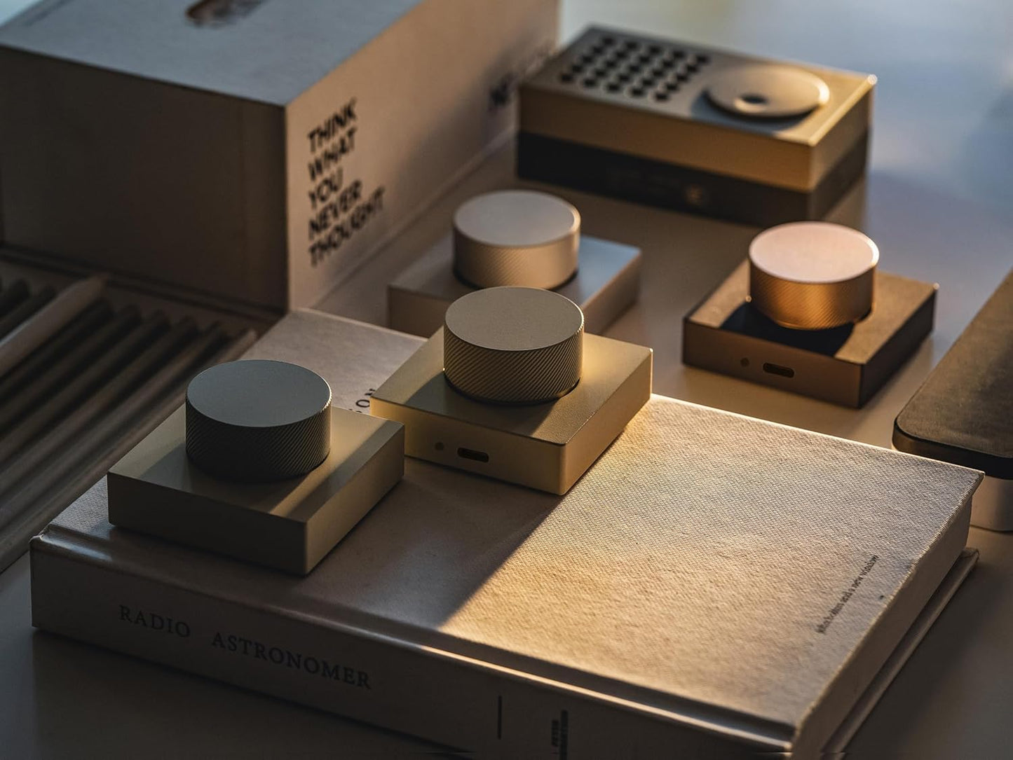 Bluetooth Media Control Knob, Controller for PC/Gaming/Home Audio/Desktop,Multi-Function Button with Adjustment,Wireless Volume Controller for Windows, Android, iOS, macOS