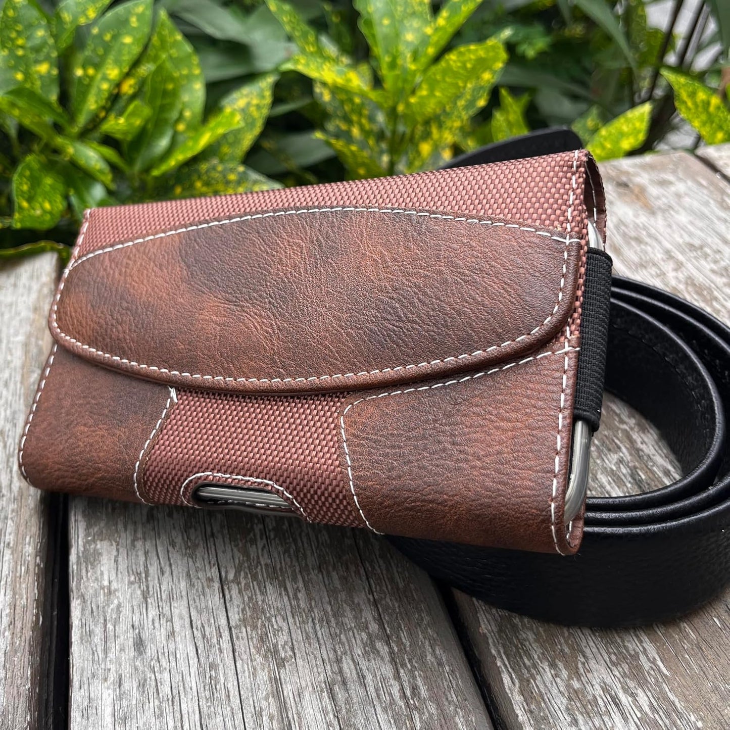 Leather Phone Holster for Men with Belt Clip, Cell Phone Holder for iPhone 17/16/15/14/13/12 Pro, Galaxy S24/S23/S21, Belt Pouch Case Magnetic Closure (Brown-L)