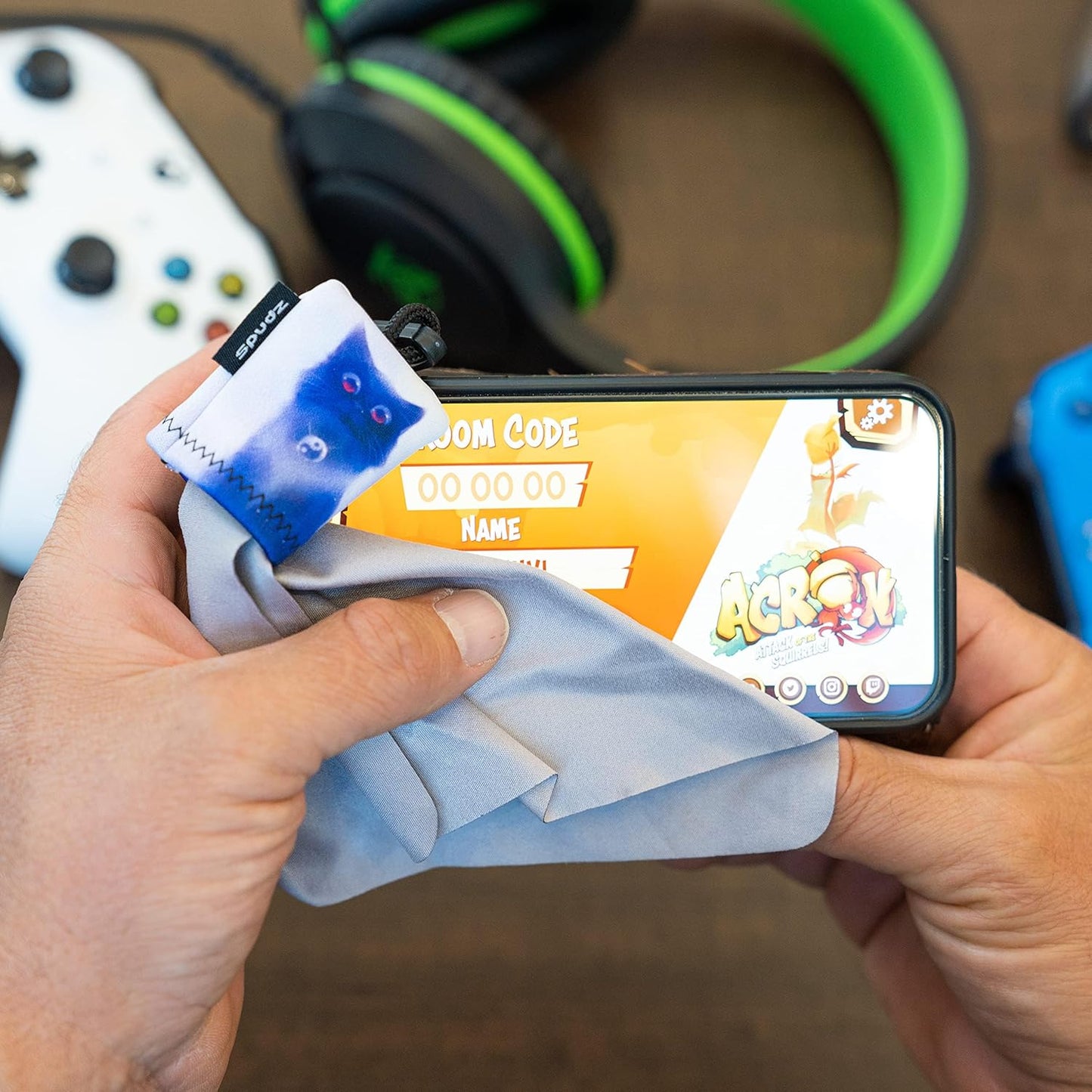 SPUDZ Classic Microfiber Lens Cleaner – Clip-On Pouch, Washable – for Binoculars, Scopes, Glasses, Screens | Avocado, 10 x 10 Inch